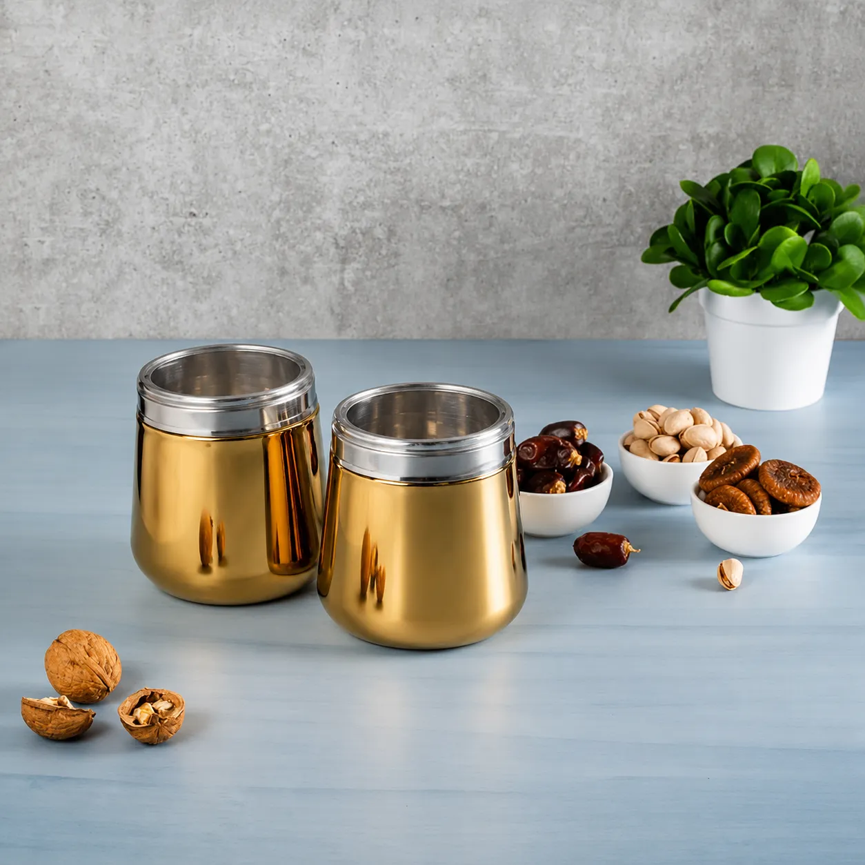 Crockery in a gold PVD finish